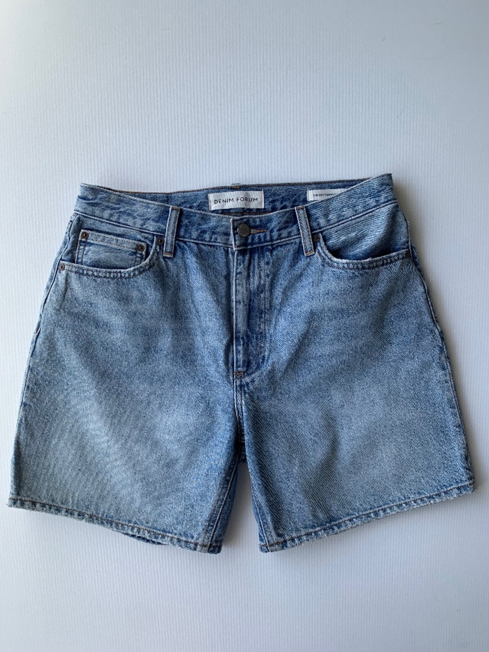 Denim Forum The City Slim Mid Thigh Denim Short Women's Size 29